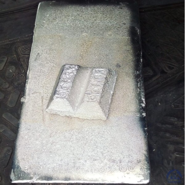 Баббит в чушках